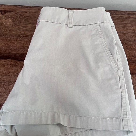 Vineyard Vines Sz 2 Khaki Shorts - Picture 6 of 7